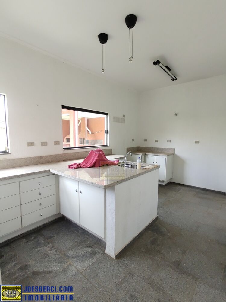 Casa à venda com 3 quartos, 190m² - Foto 4