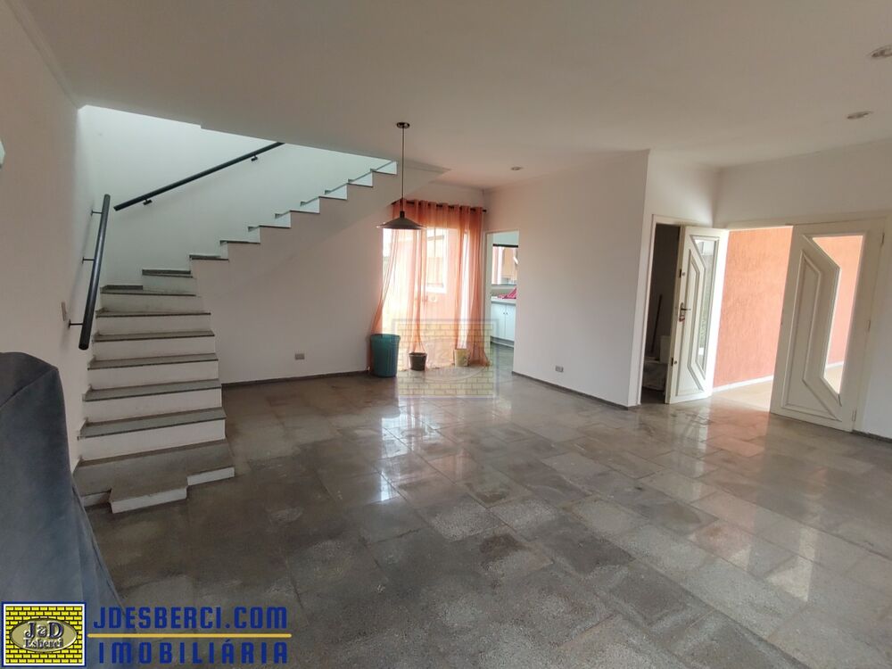 Casa à venda com 3 quartos, 190m² - Foto 2