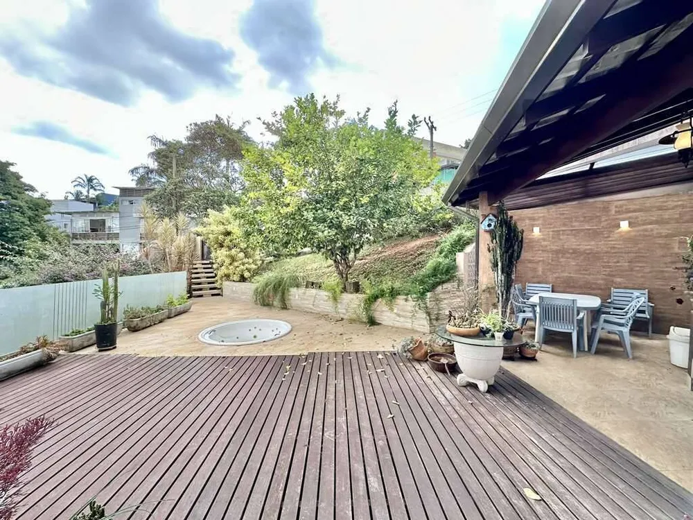Casa, 3 quartos, 330 m² - Foto 1