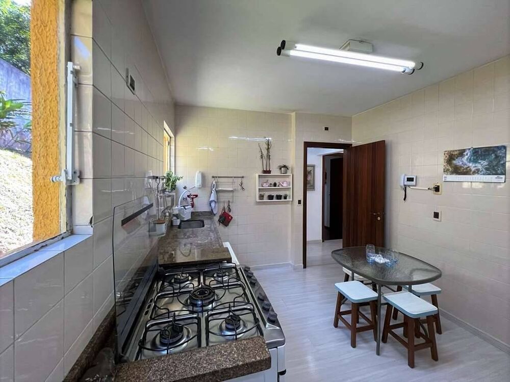Casa à venda com 4 quartos, 350m² - Foto 5