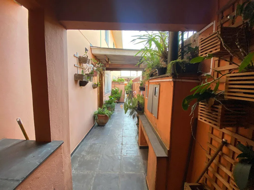 Casa, 4 quartos, 220 m² - Foto 1