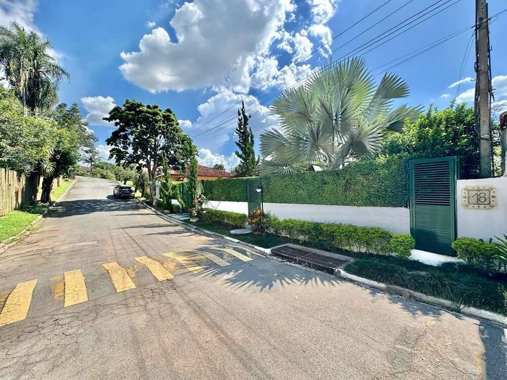 Casa de Condomínio à venda com 4 quartos, 345m² - Foto 1