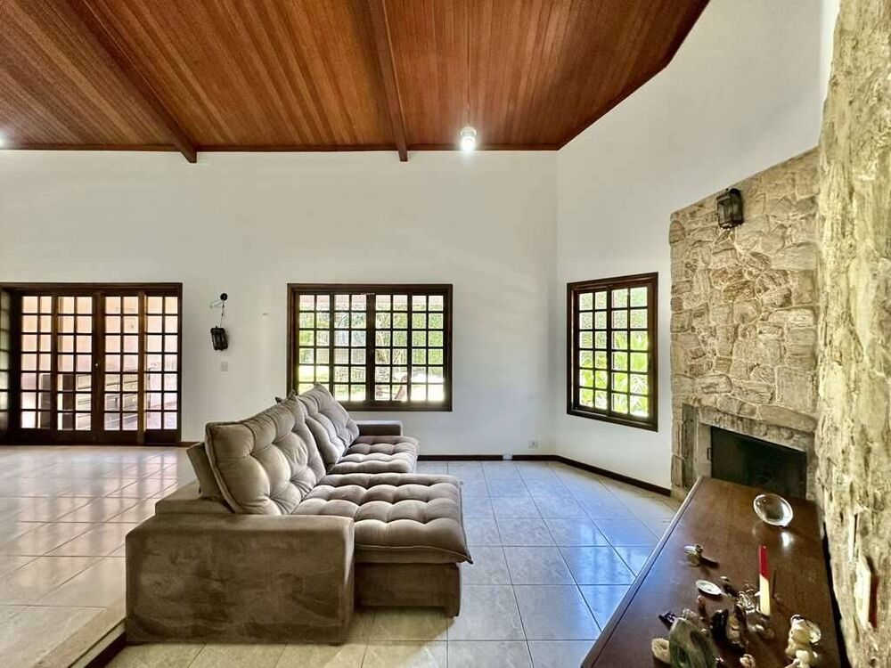 Casa de Condomínio à venda com 3 quartos, 255m² - Foto 4