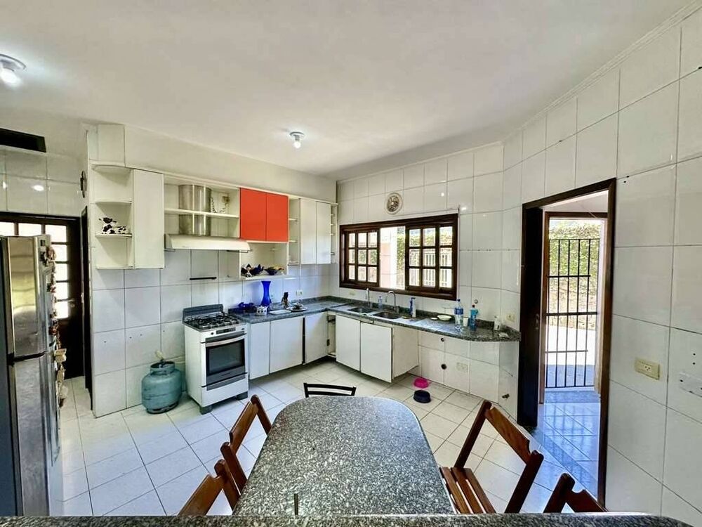 Casa de Condomínio à venda com 3 quartos, 255m² - Foto 6