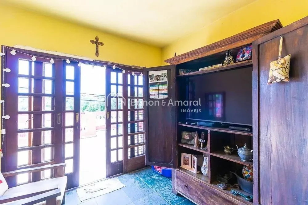 Casa, 4 quartos, 214 m² - Foto 1
