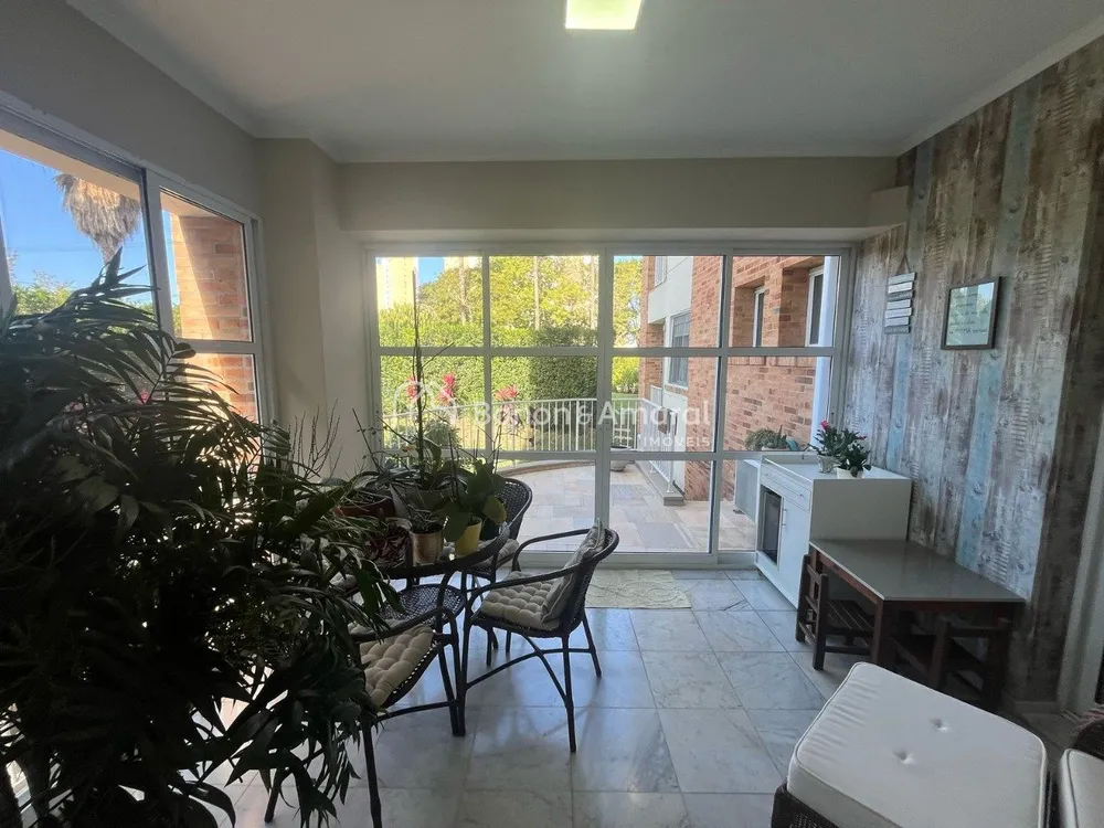 Apartamento, 3 quartos, 262 m² - Foto 1