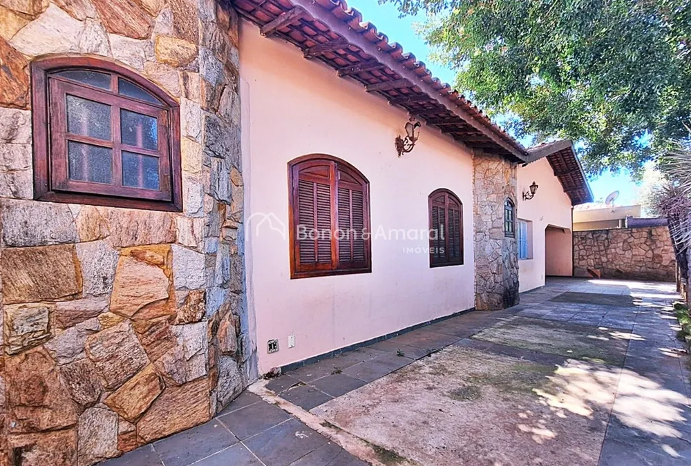 Casa, 3 quartos, 200 m² - Foto 1