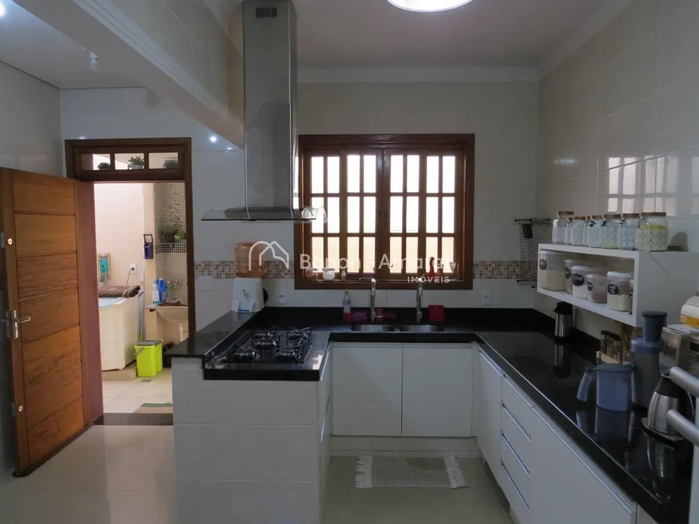 Casa, 3 quartos, 205 m² - Foto 1