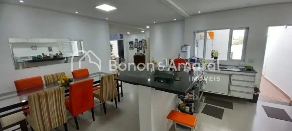 Casa, 3 quartos, 218 m² - Foto 1