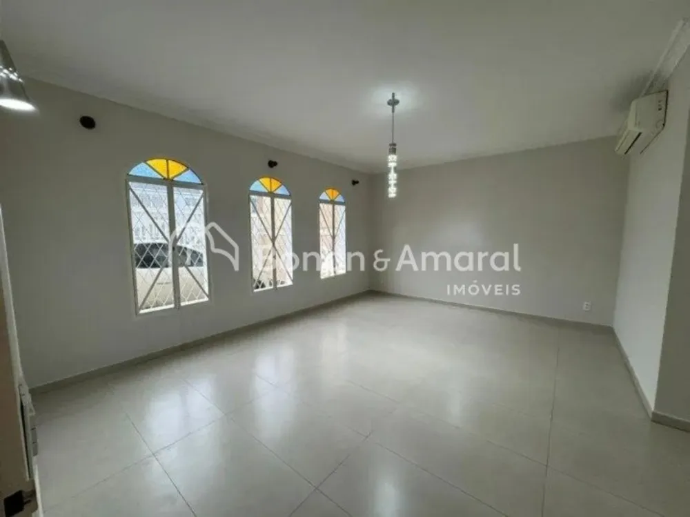 Casa, 3 quartos, 263 m² - Foto 2