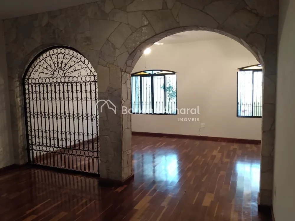 Casa, 3 quartos, 260 m² - Foto 1