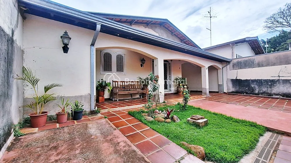 Casa, 3 quartos, 221 m² - Foto 1
