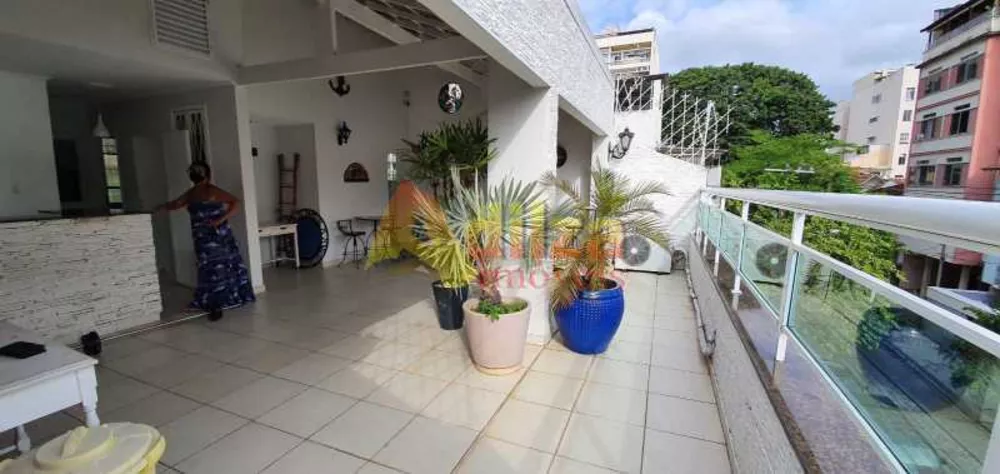 Casa, 5 quartos, 238 m² - Foto 1