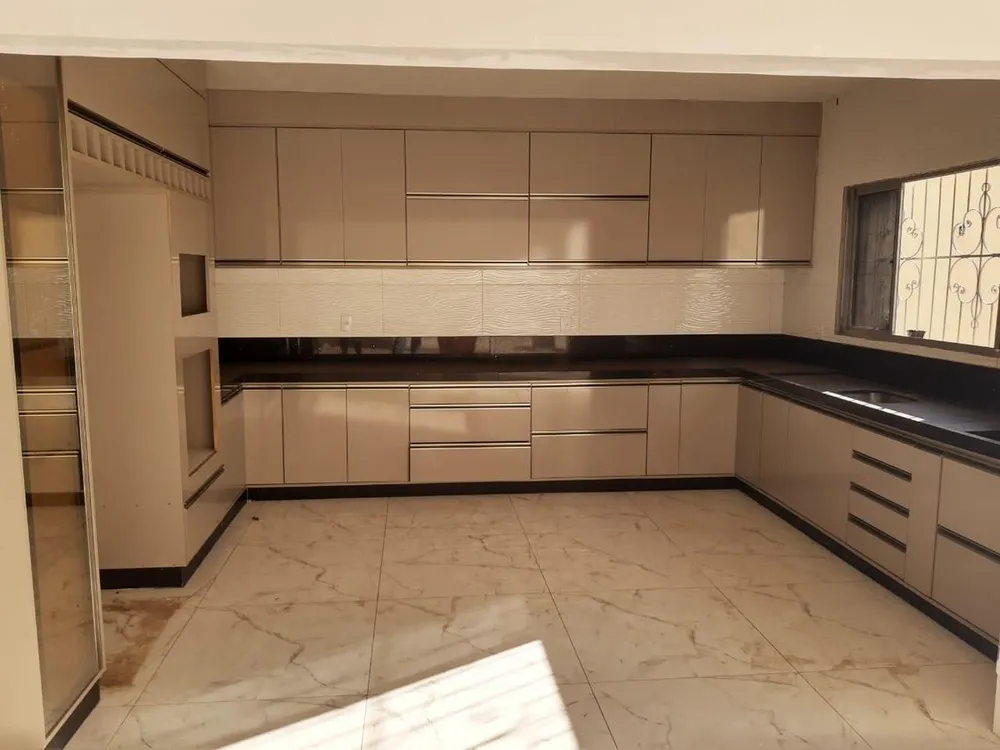 Casa, 3 quartos, 249 m² - Foto 3