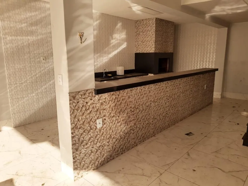 Casa, 3 quartos, 249 m² - Foto 1