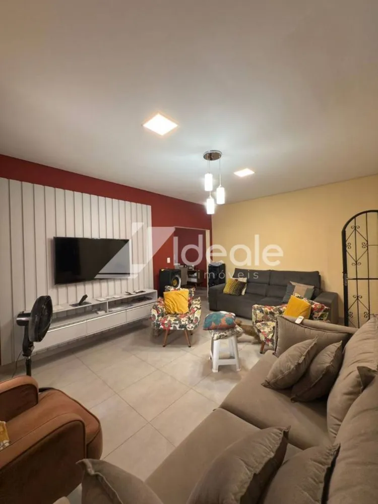 Casa, 4 quartos, 230 m² - Foto 2