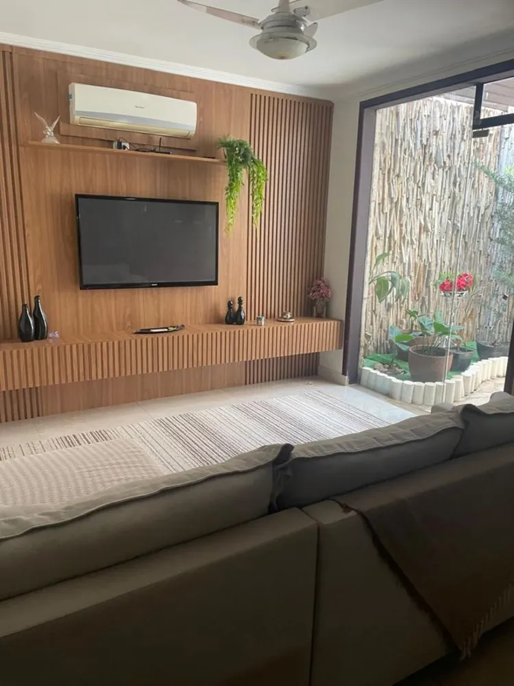 Casa, 3 quartos, 220 m² - Foto 1
