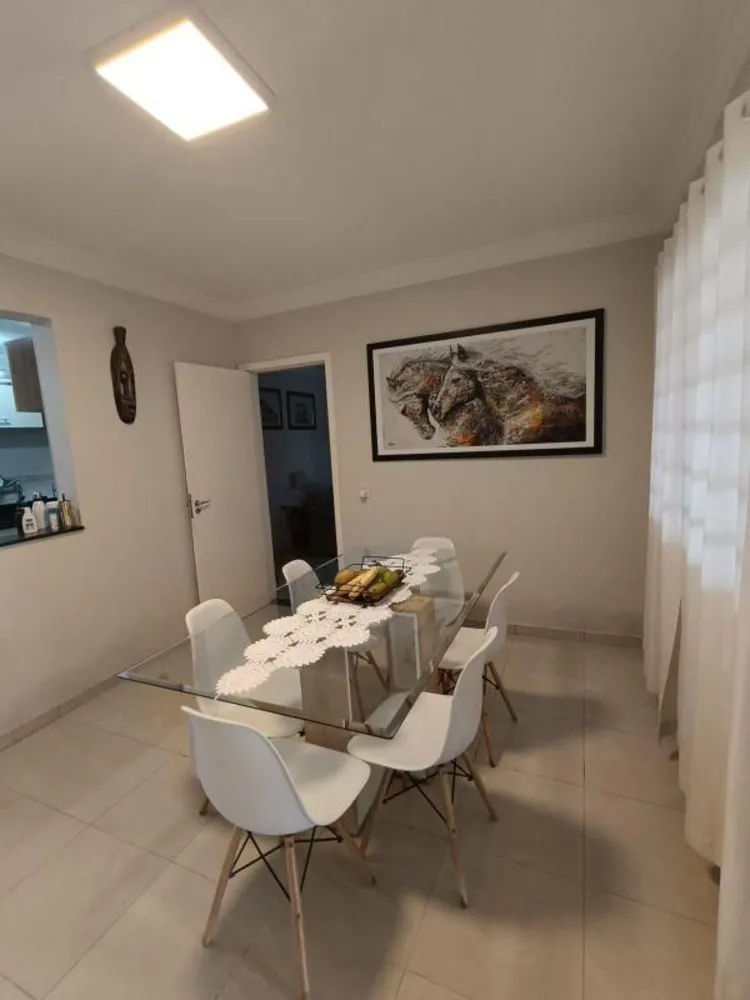 Casa, 4 quartos, 201 m² - Foto 1