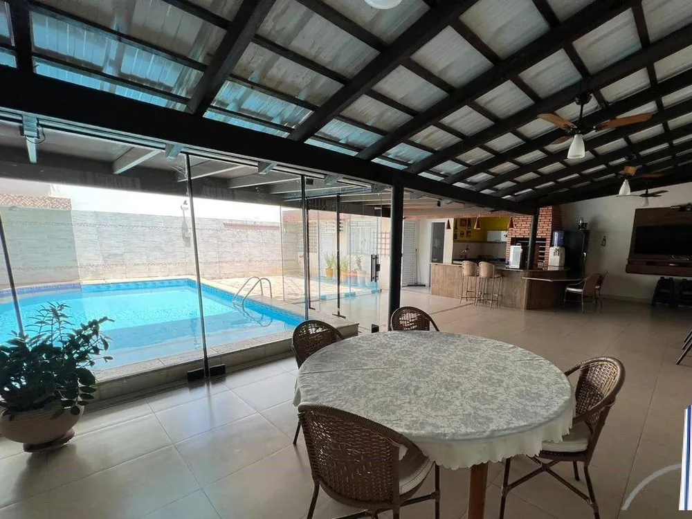 Casa, 4 quartos, 309 m² - Foto 1