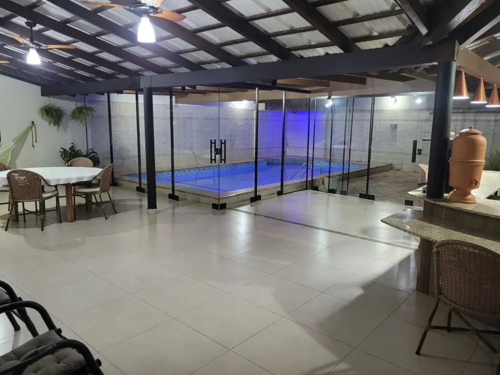Casa, 4 quartos, 309 m² - Foto 2