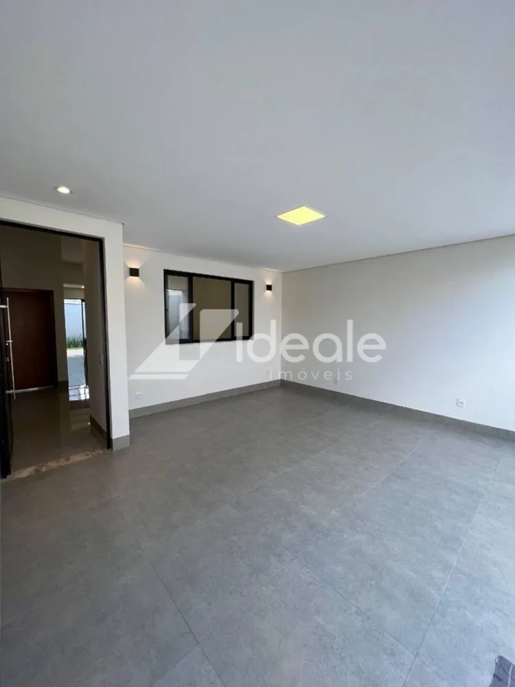 Casa, 3 quartos, 184 m² - Foto 2