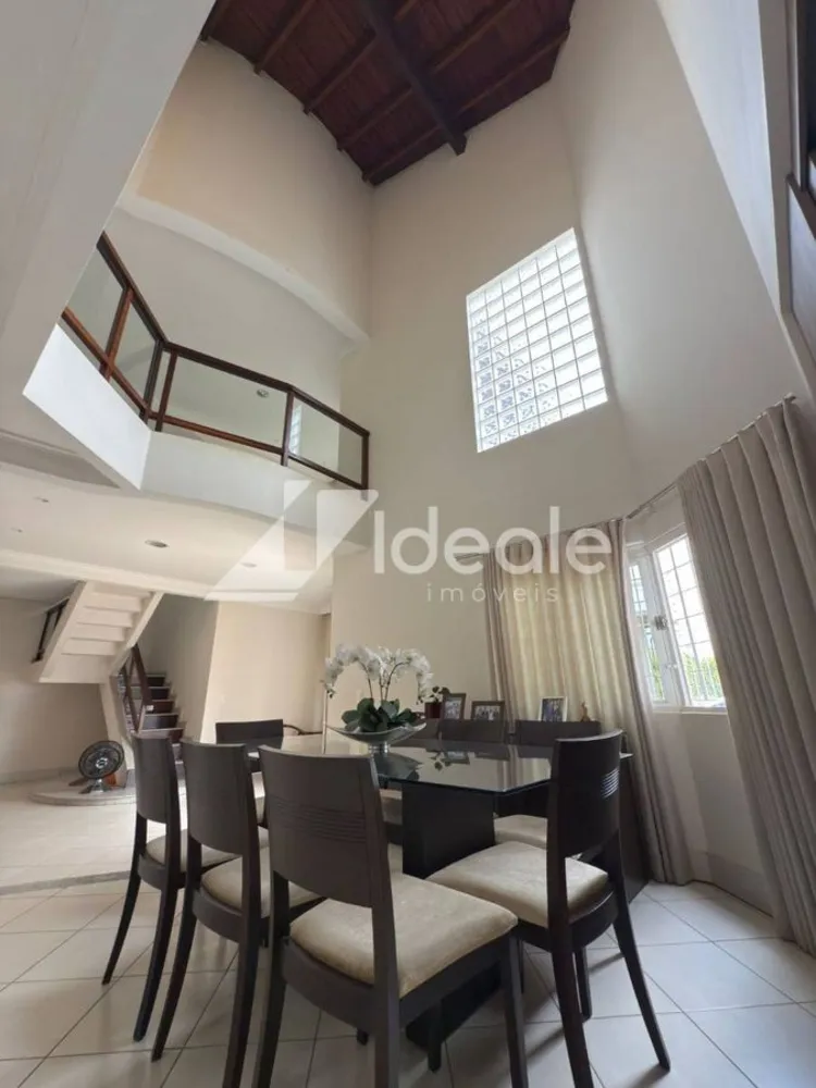 Sobrado, 4 quartos, 472 m² - Foto 1