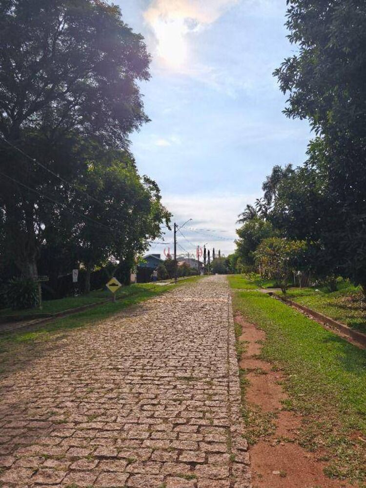 Casa de Condomínio para alugar com 3 quartos, 238m² - Foto 1