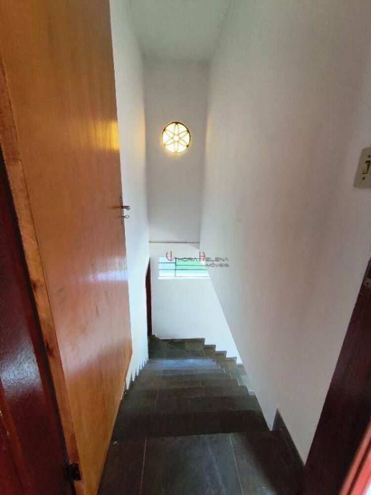 Casa de Condomínio para alugar com 3 quartos, 238m² - Foto 4