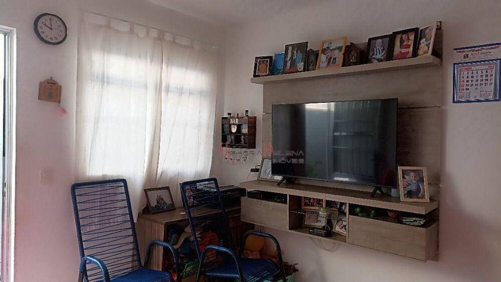 Casa à venda com 3 quartos, 100m² - Foto 2