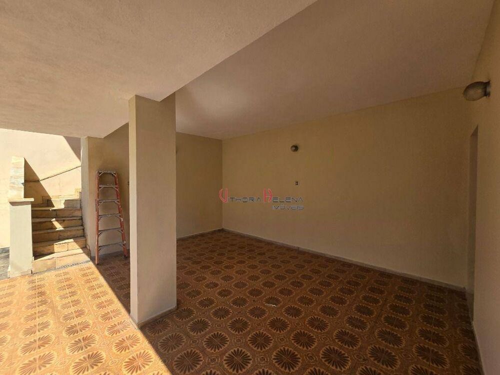 Casa para alugar com 4 quartos, 235m² - Foto 4