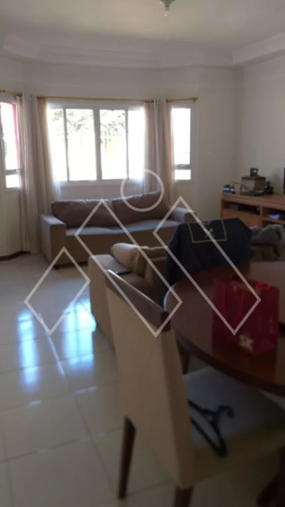 Casa à venda com 4 quartos, 121m² - Foto 1