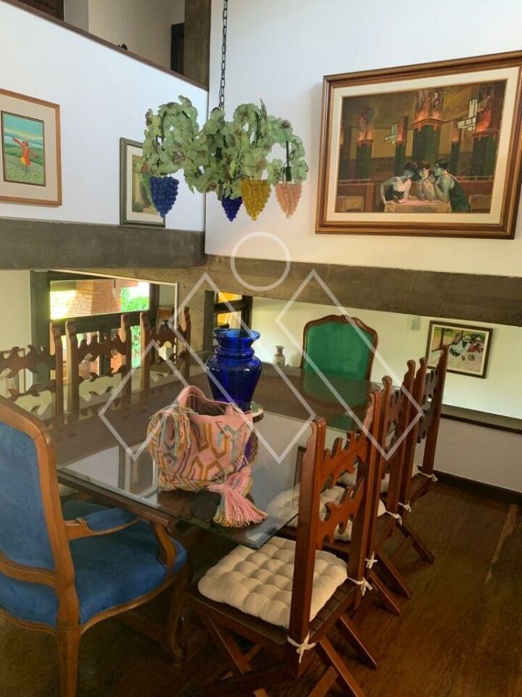 Casa à venda com 4 quartos, 236m² - Foto 2