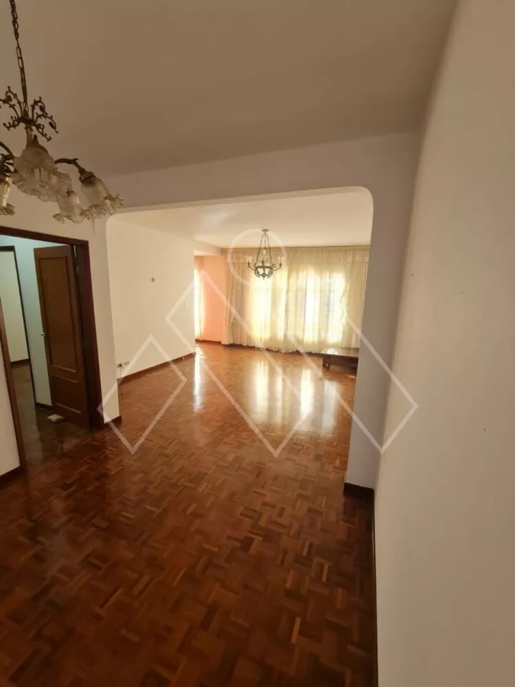 Casa à venda com 4 quartos, 209m² - Foto 3