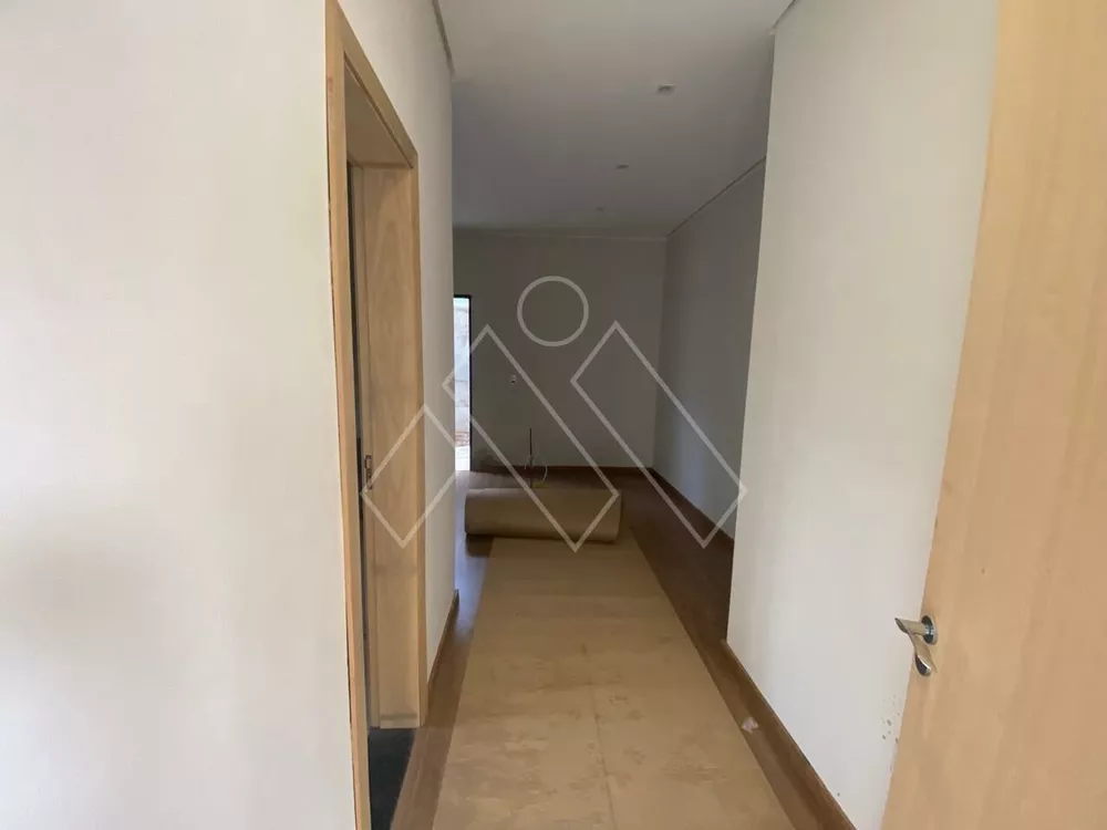 Casa de Condomínio à venda com 4 quartos, 214m² - Foto 1