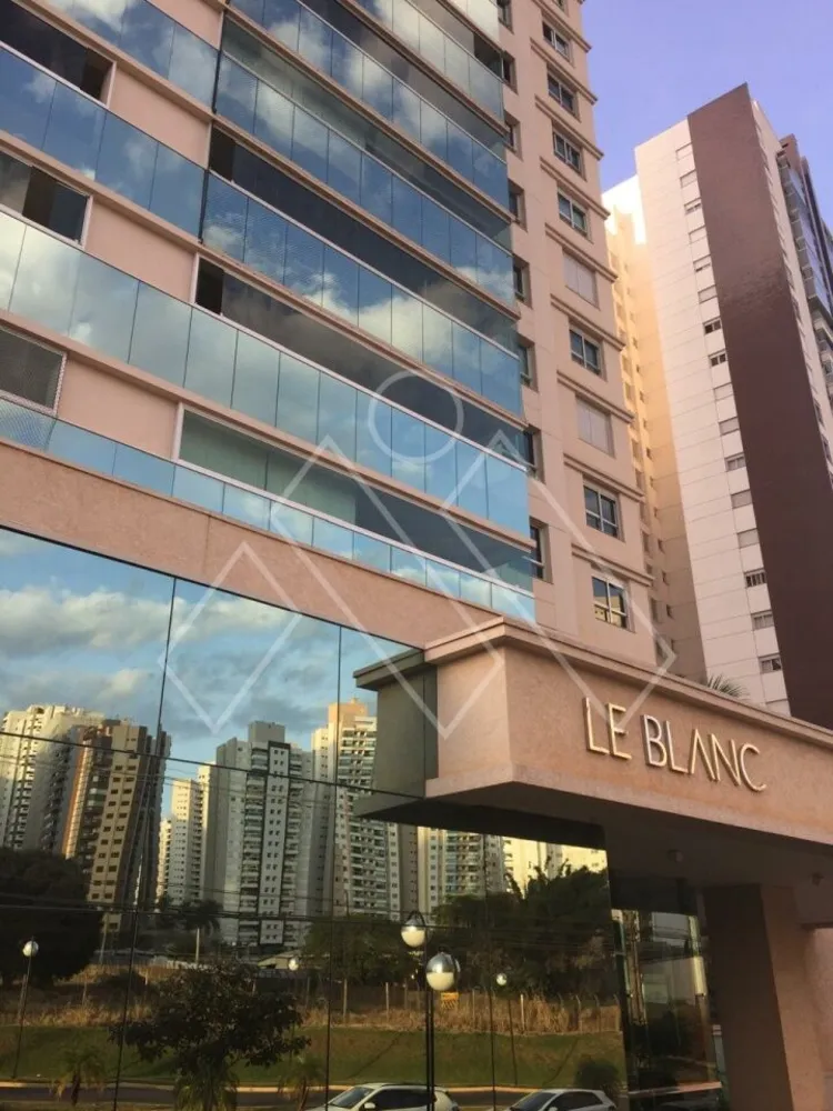 Apartamento, 3 quartos, 236 m² - Foto 1