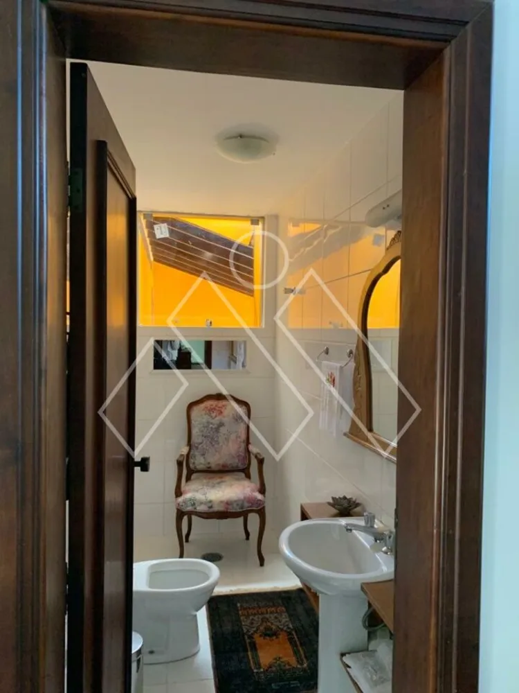 Casa, 4 quartos, 236 m² - Foto 1