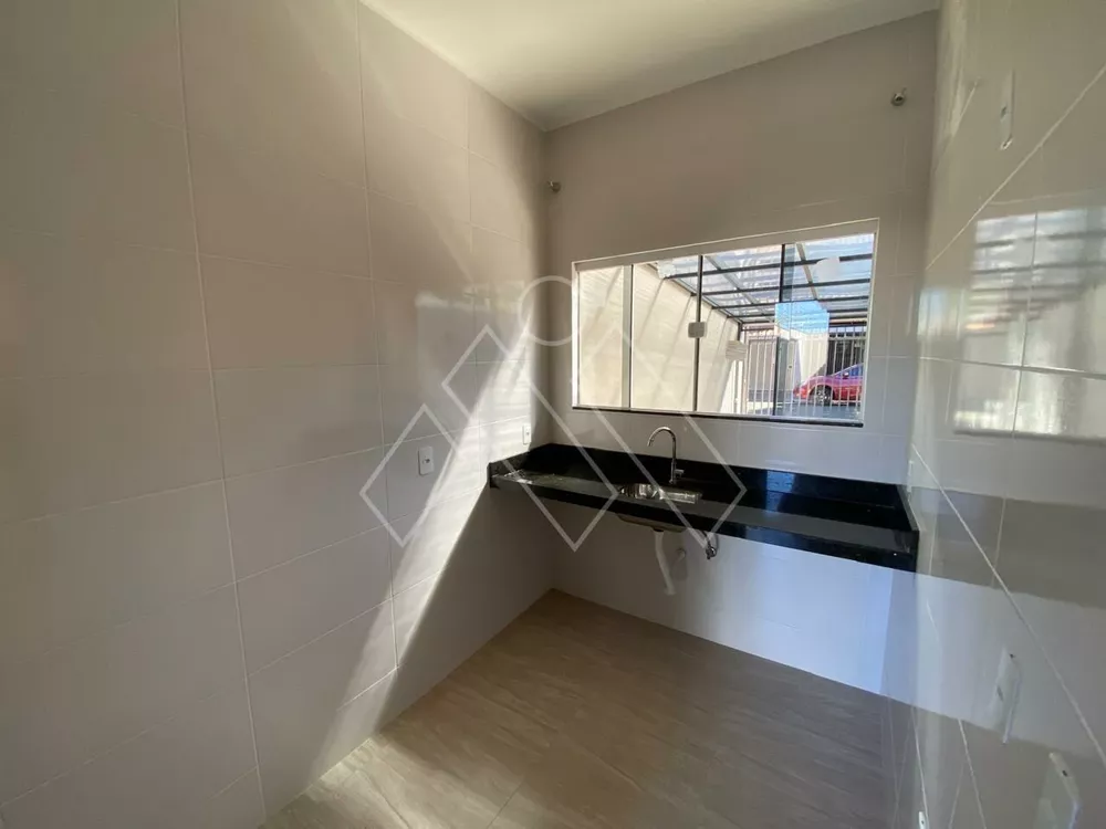 Casa à venda com 3 quartos, 71m² - Foto 4