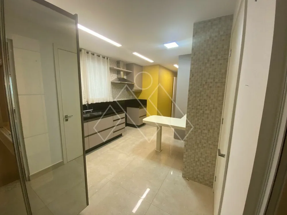 Apartamento, 3 quartos, 236 m² - Foto 1