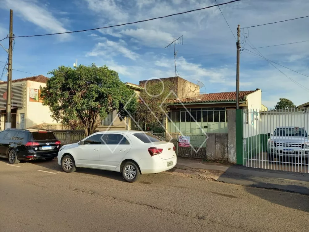 Casa Comercial à venda com 3 quartos, 170m² - Foto 1