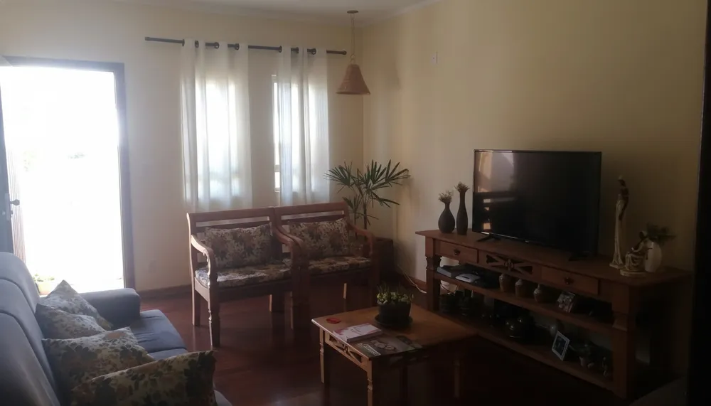 Casa, 3 quartos, 205 m² - Foto 1
