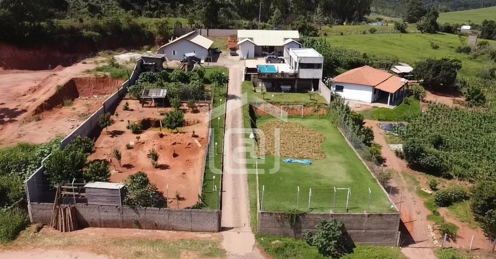 Chácara, 6 quartos, 2800 m² - Foto 1