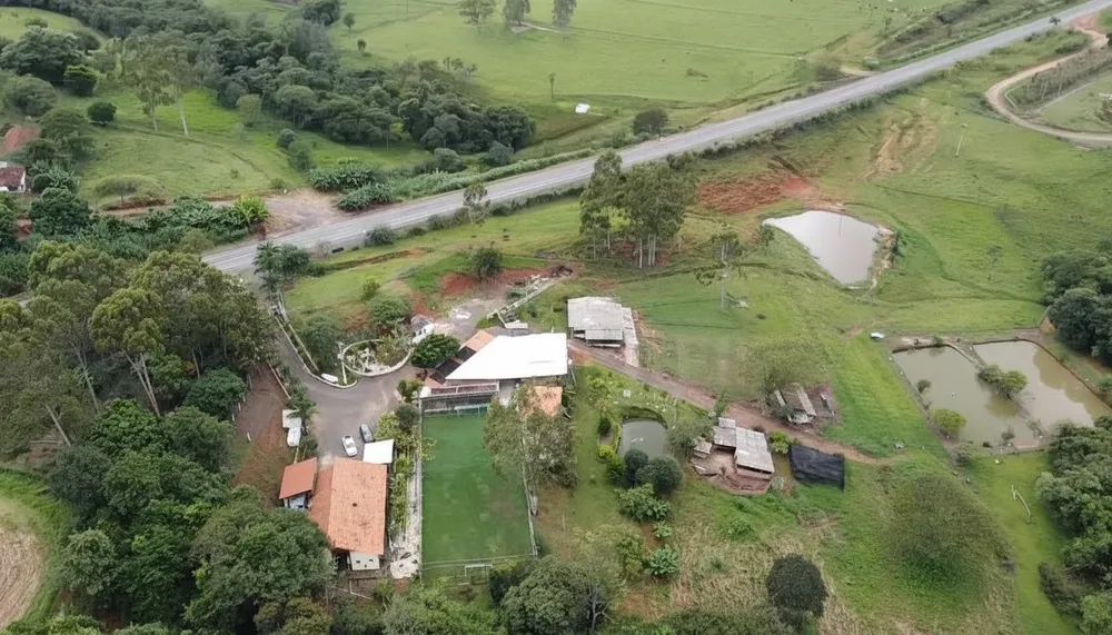 Chácara, 6 quartos, 200 m² - Foto 1
