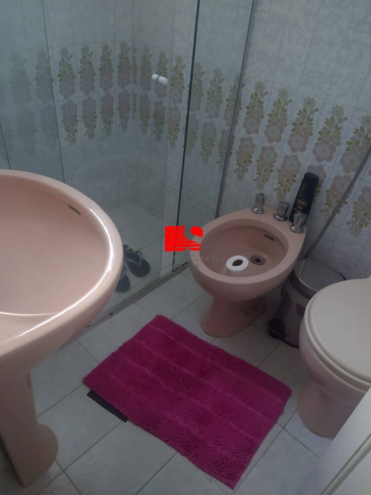 Casa à venda com 3 quartos, 244m² - Foto 4