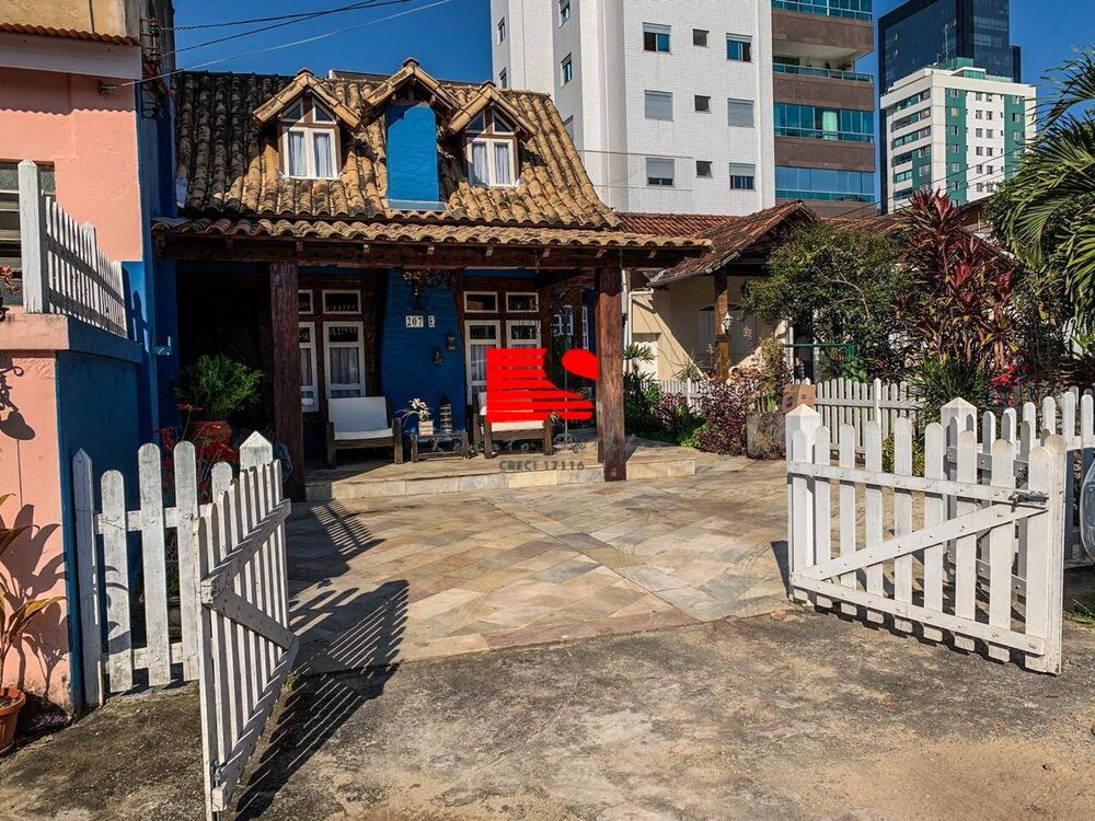 Casa à venda com 3 quartos, 150m² - Foto 1