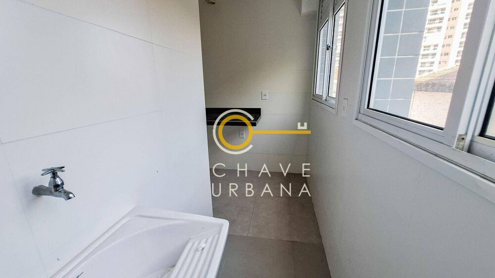Apartamento à venda com 2 quartos, 66m² - Foto 1