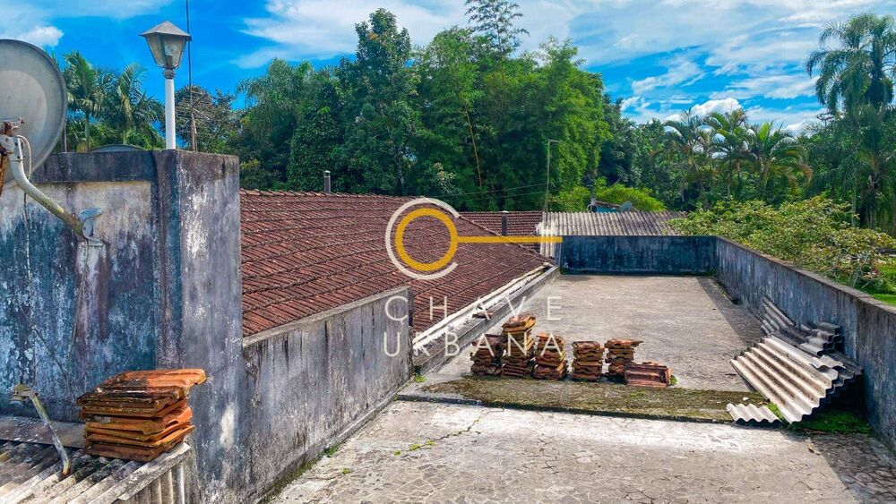 Casa à venda com 5 quartos, 1700m² - Foto 3