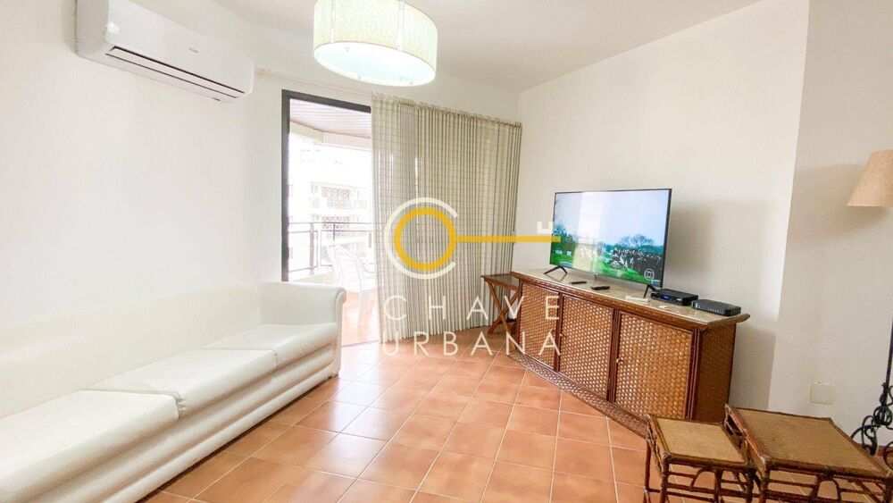 Apartamento à venda com 3 quartos, 170m² - Foto 2