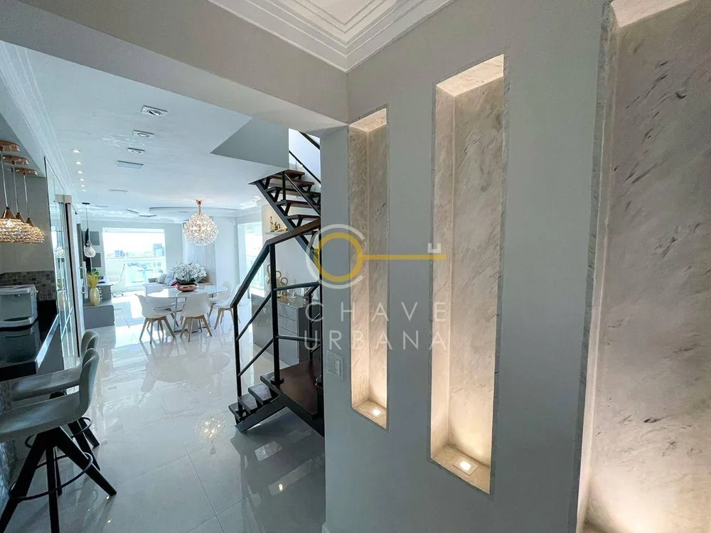 Cobertura, 3 quartos, 196 m² - Foto 6