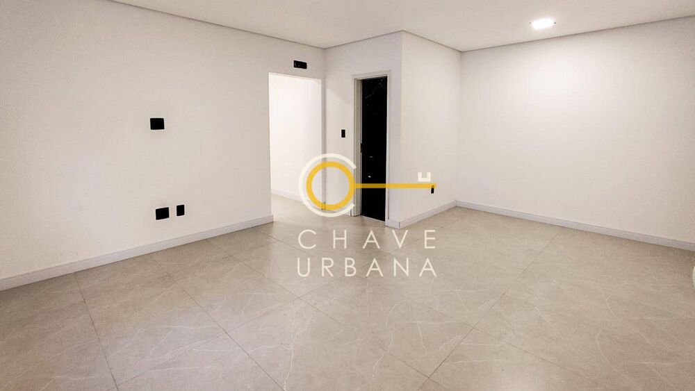 Casa à venda com 3 quartos, 280m² - Foto 2