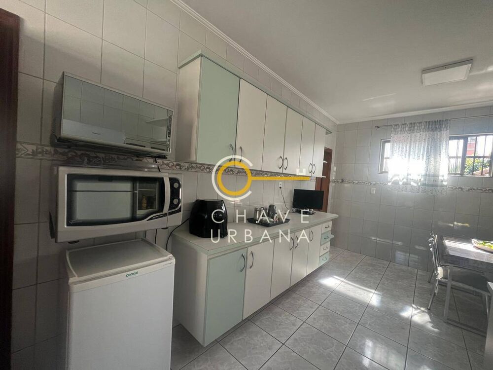 Casa à venda com 4 quartos, 173m² - Foto 3